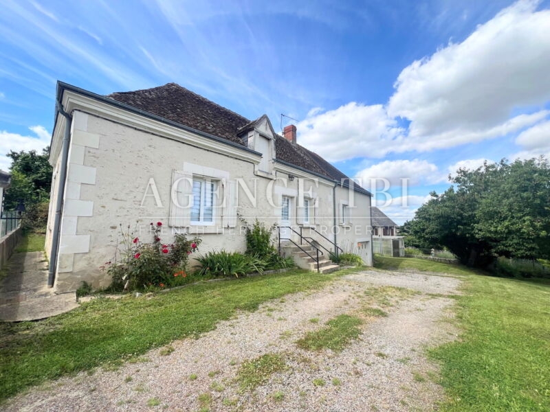 082 TBI MAISON A LOCHES CHAMBOURG SUD DE TOURS